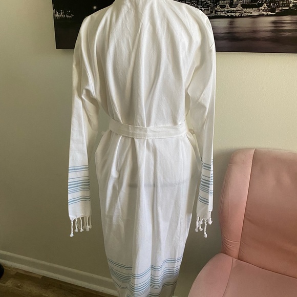 White & blue robe /beach cover-up - Picture 2 of 5
